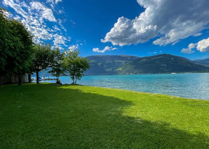 Surfers Near Interlaken, At With Pool Διαμέρισμα *